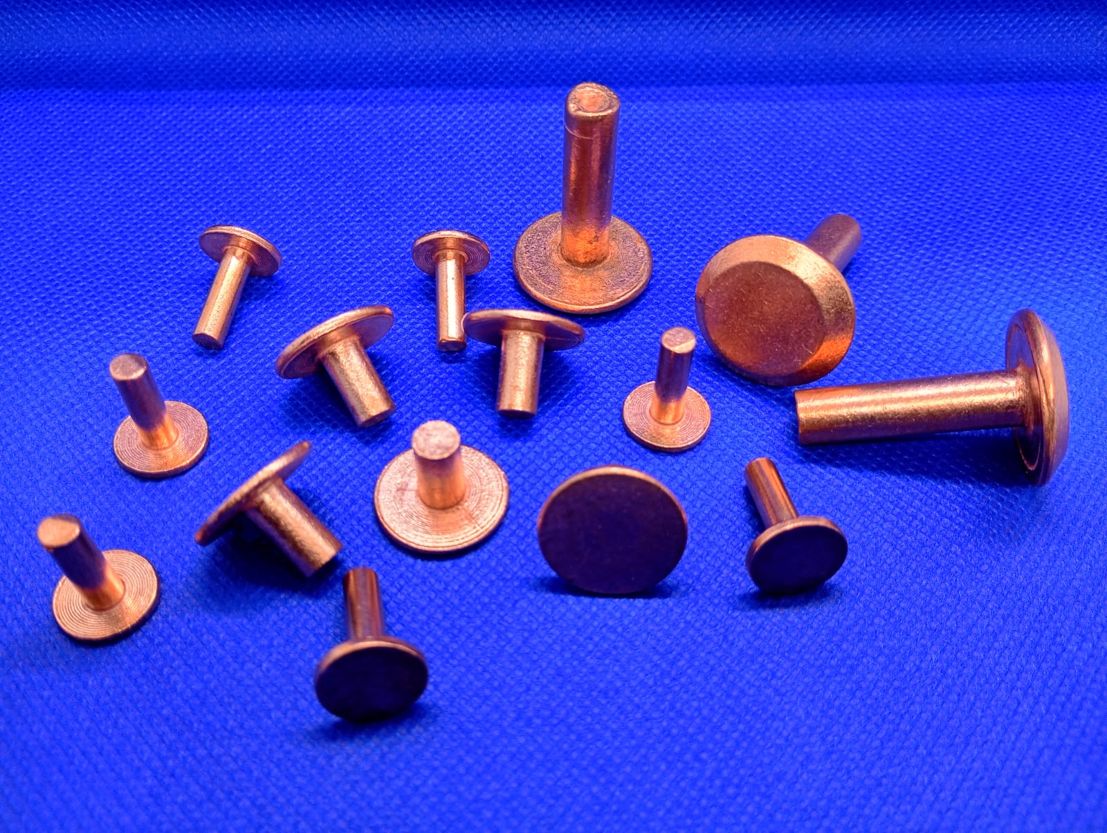 Rebites com tratamentos superficiais